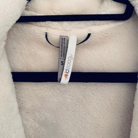 Ideology Small White Fleece Jacket - Picture 3 of 3